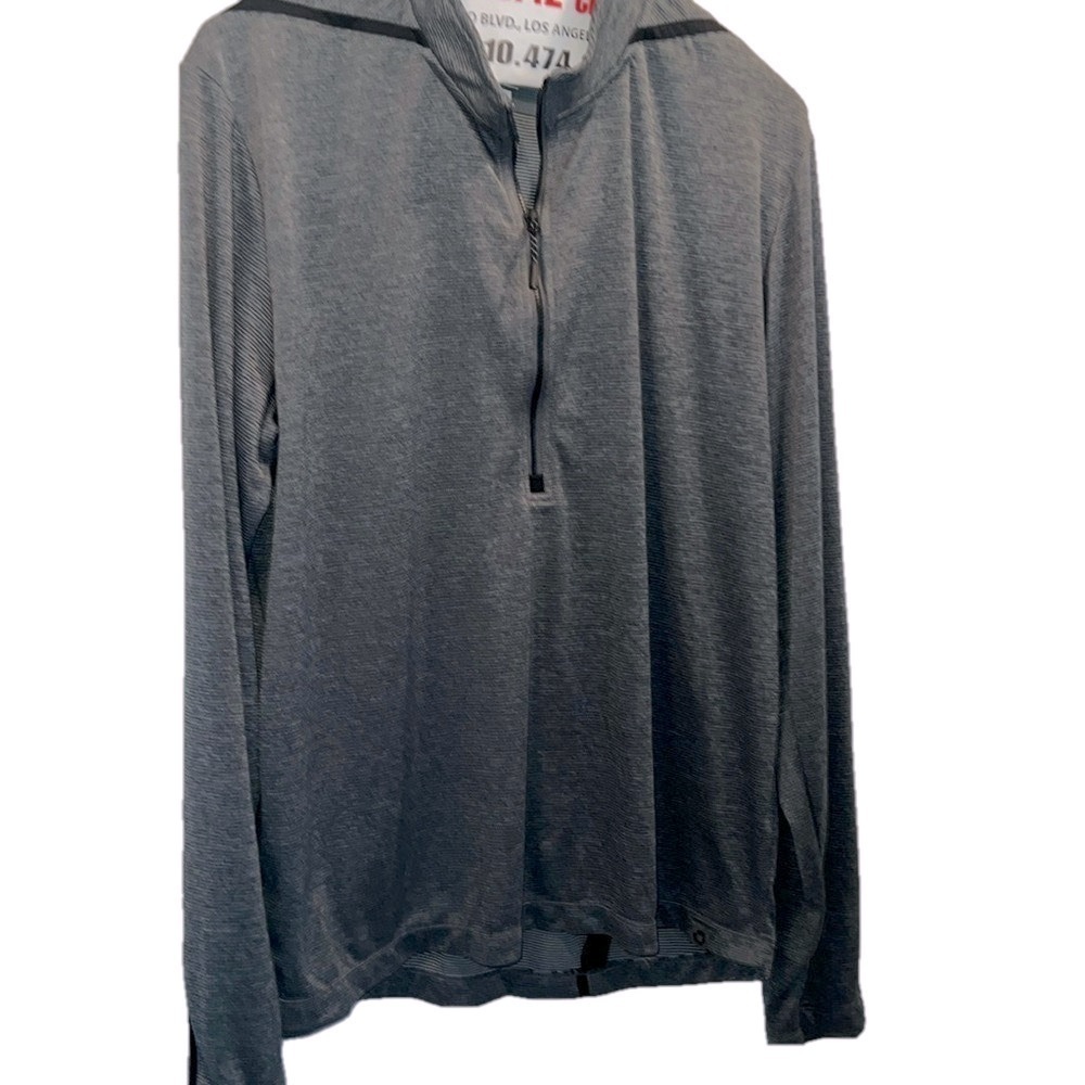 TriMark Jersey Top, SZ Large,  PTP 25”, Length 28”, gray/black color